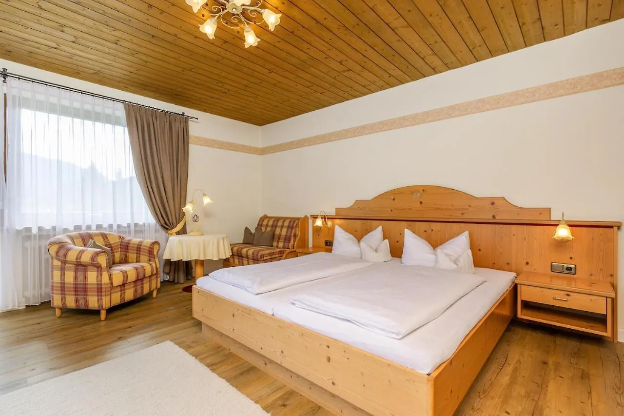 Gaestehaus Menkenbauer Ruhpolding 3*,