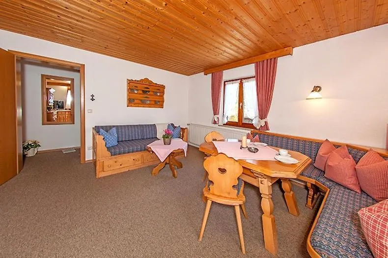 Gaestehaus Menkenbauer Ruhpolding 3*,